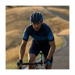 Sortie 🛒 Giro Syntax Mips - Casque vélo route 🌟 -Giro-shop giro syntax mips casque velo route mat black 4